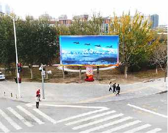 麻江户外大屏广告投放要点。